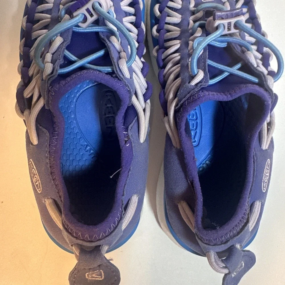 Keen Kids UNNEEK 02 Liberty Azure Blue Bungie Cord Sneakers Youth Size 1 Water